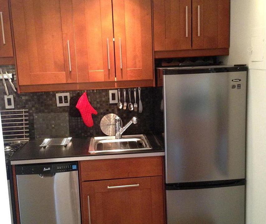 1st image of 801 N Pitt St APT 306