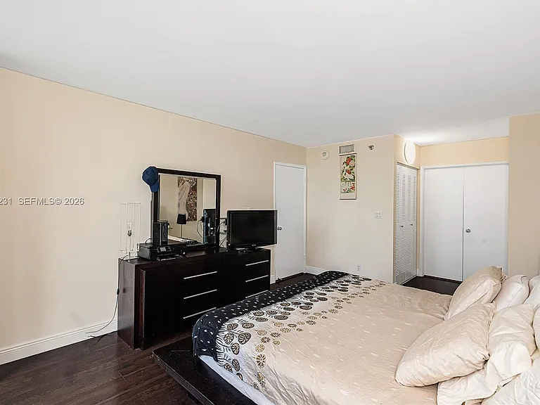 3300 NE 192nd St #711 — Photo 4