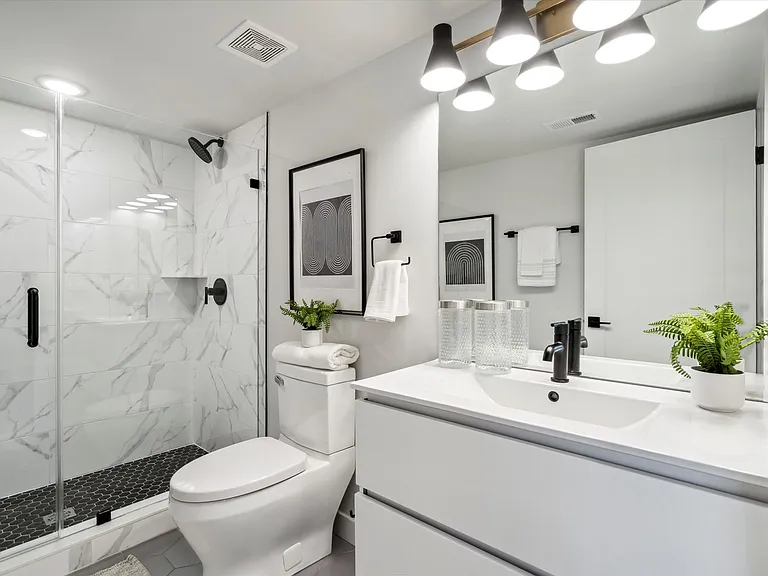 The Beverly — Photo 18
