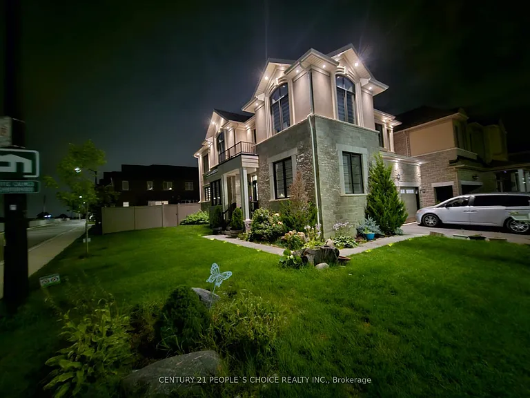 744 E Kennedy Cir W #UPPER — Photo 46