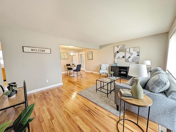5th image of 720 Manresa Ln