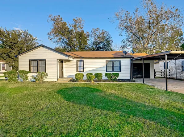 624 Branch St, Wharton, TX 77488