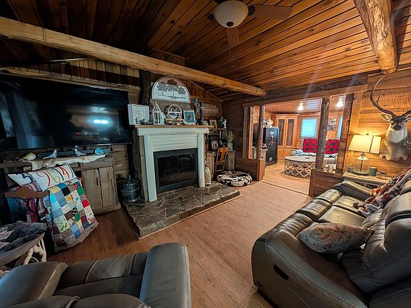 3rd image of 702 Kight Ward Rd