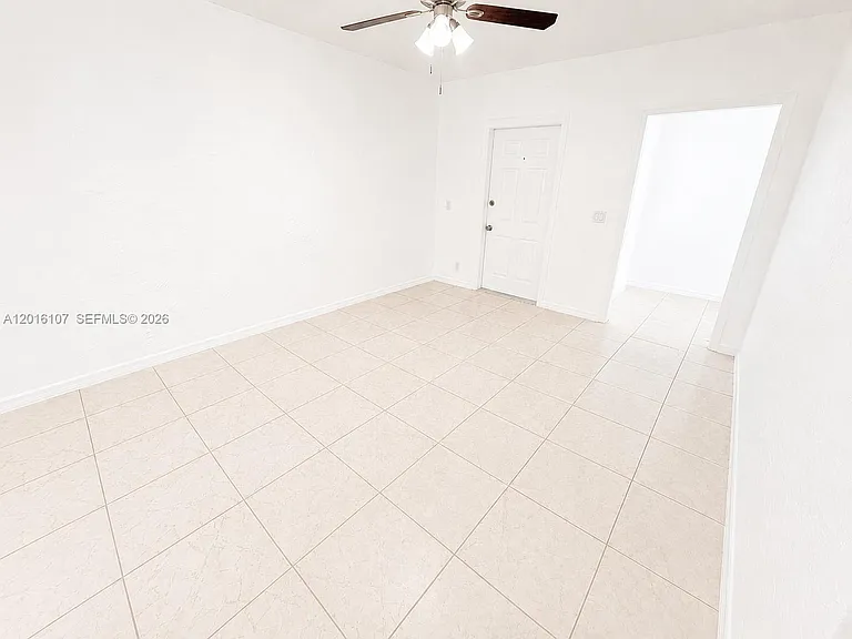 825 S 20th Ave #A — Photo 8