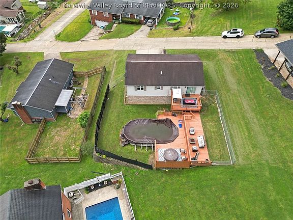 4th image of 105 Hickory Rd