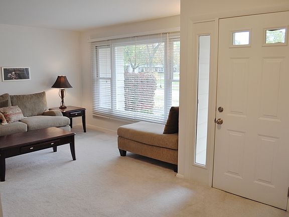 2nd image of 1808 N Kennicott Ave