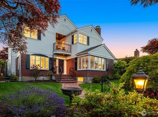 1915 35th Avenue W, Seattle, WA 98199