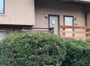 702 Shabin Dr, Belleville, IL 62221