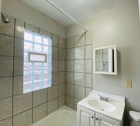 3rd image of 1137 Valley Dr APT 3