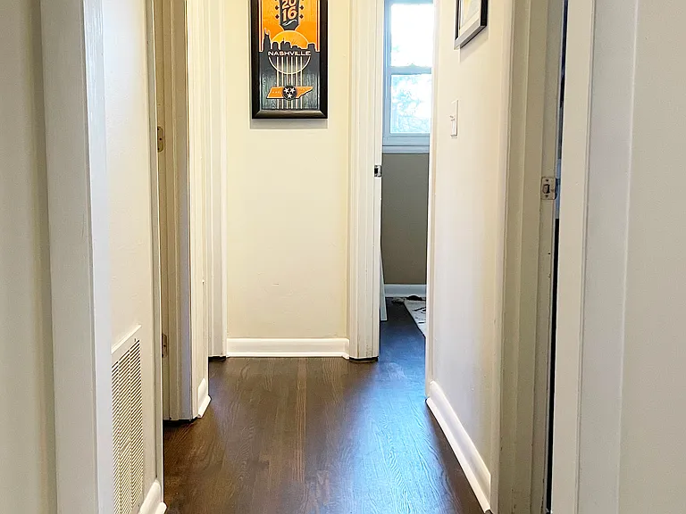 736 Vanderhorst Dr — Photo 9
