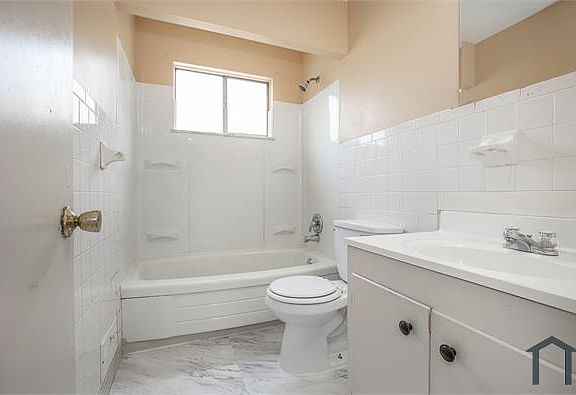 5th image of 19758 Maple Heights Blvd #Up