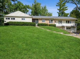 311 Trail Ridge Rd SE, Cedar Rapids, IA 52403