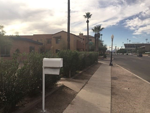 2nd image of 2004 E 6th St #D43884726