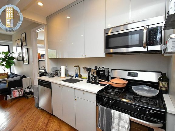3rd image of 306 Clifton Pl #2AA
