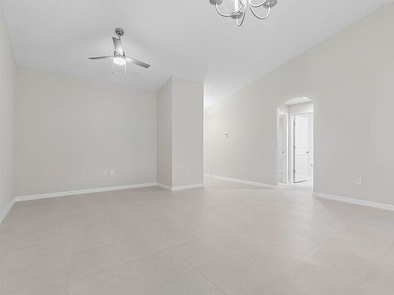 5th image of 40 Sleepy Hollow Trl Unit B