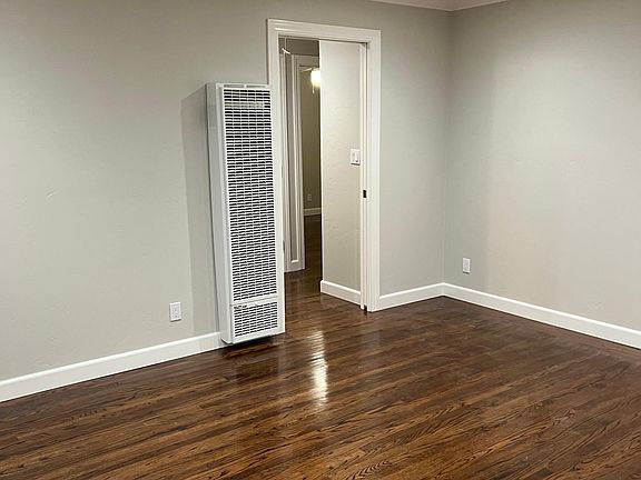 4th image of 1464 Ebener St