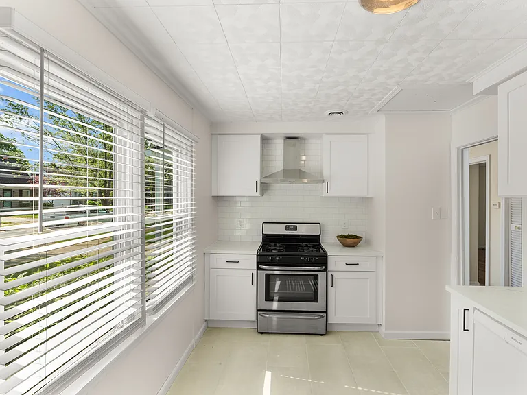 3203 Goodrich St — Photo 12