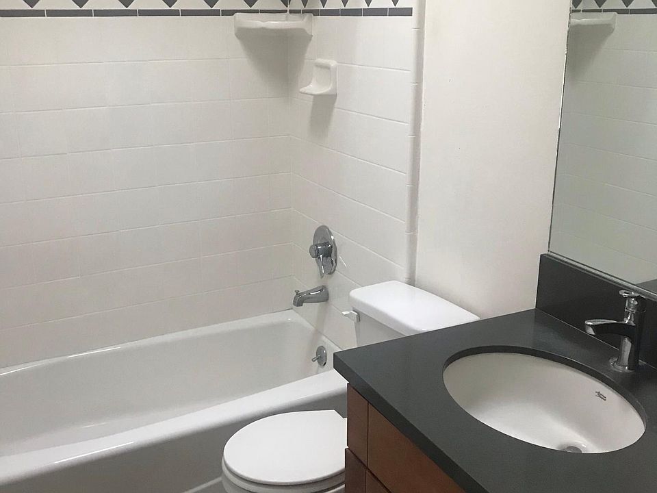 1st image of 1130 N Fuller Ave APT 10