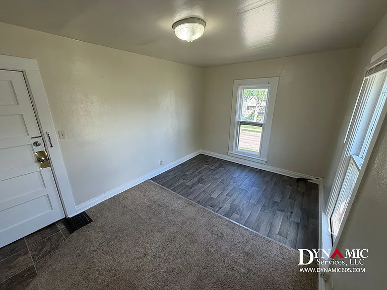 219 S Duluth Ave — Photo 5