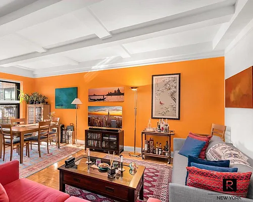 Rented by R New York | media 7