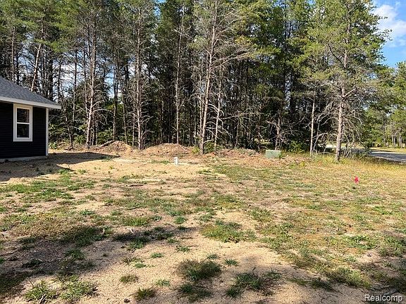 2nd image of 213 Memory Ln