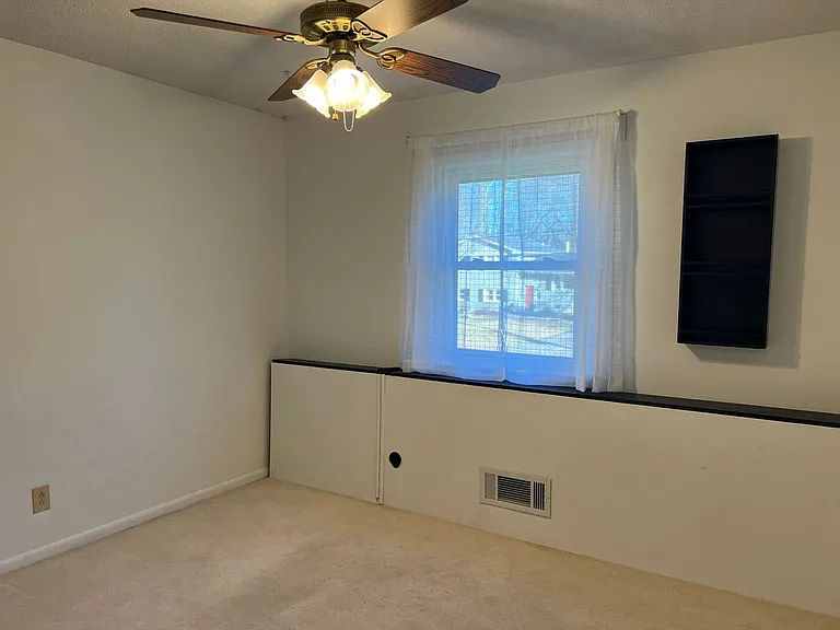 708 Austin Ave — Photo 20
