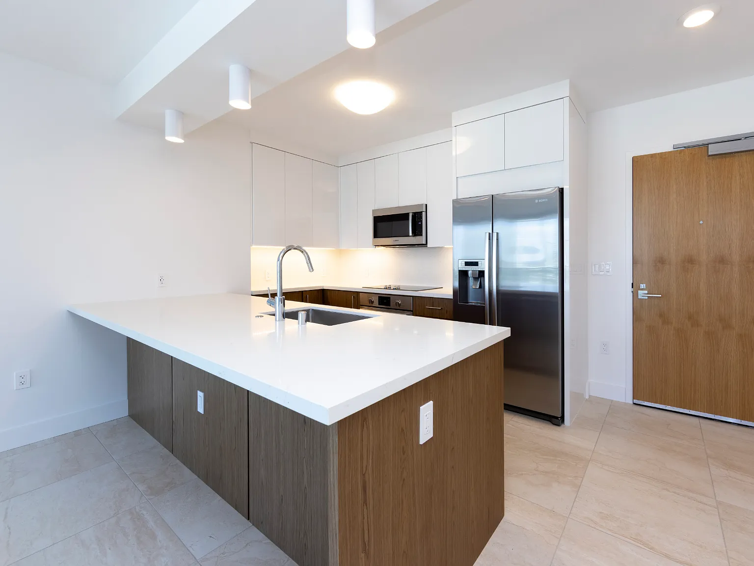629 Keeaumoku St — Photo 4