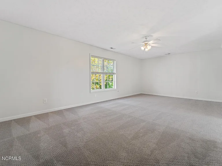 172 E Ridge Ct — Photo 16