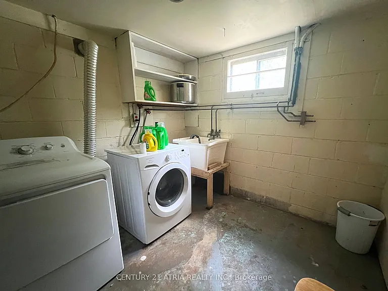 209 Hendon Ave #BASEMENT — Photo 11