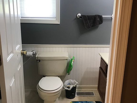 4th image of 176 Dale Dr