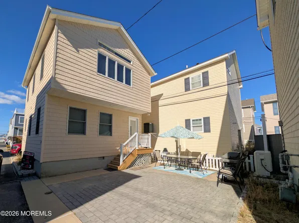 22 E Spray Way, Lavallette, NJ 08735