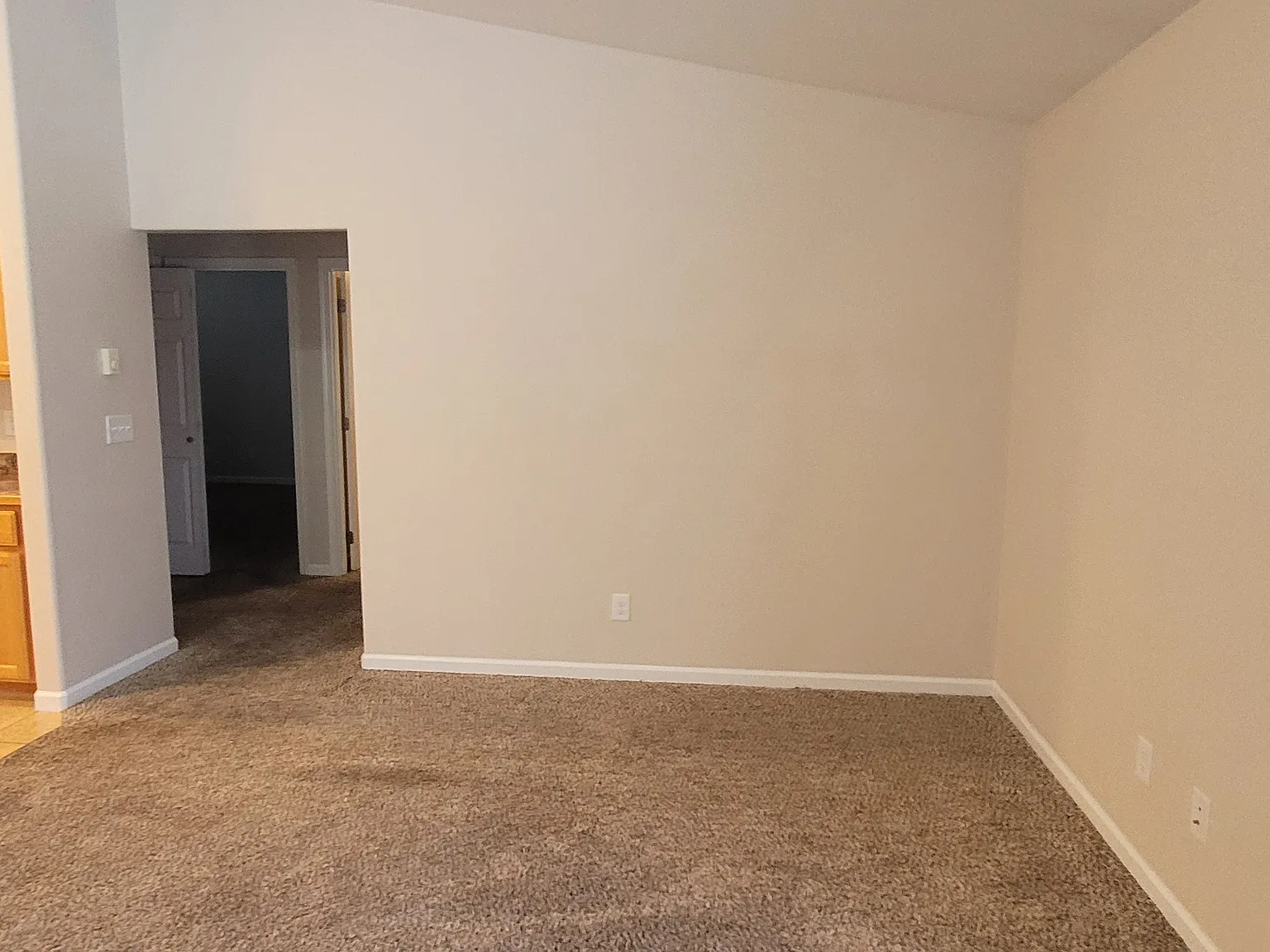 2 bed, 900 sqft, $1,425 — Photo 3