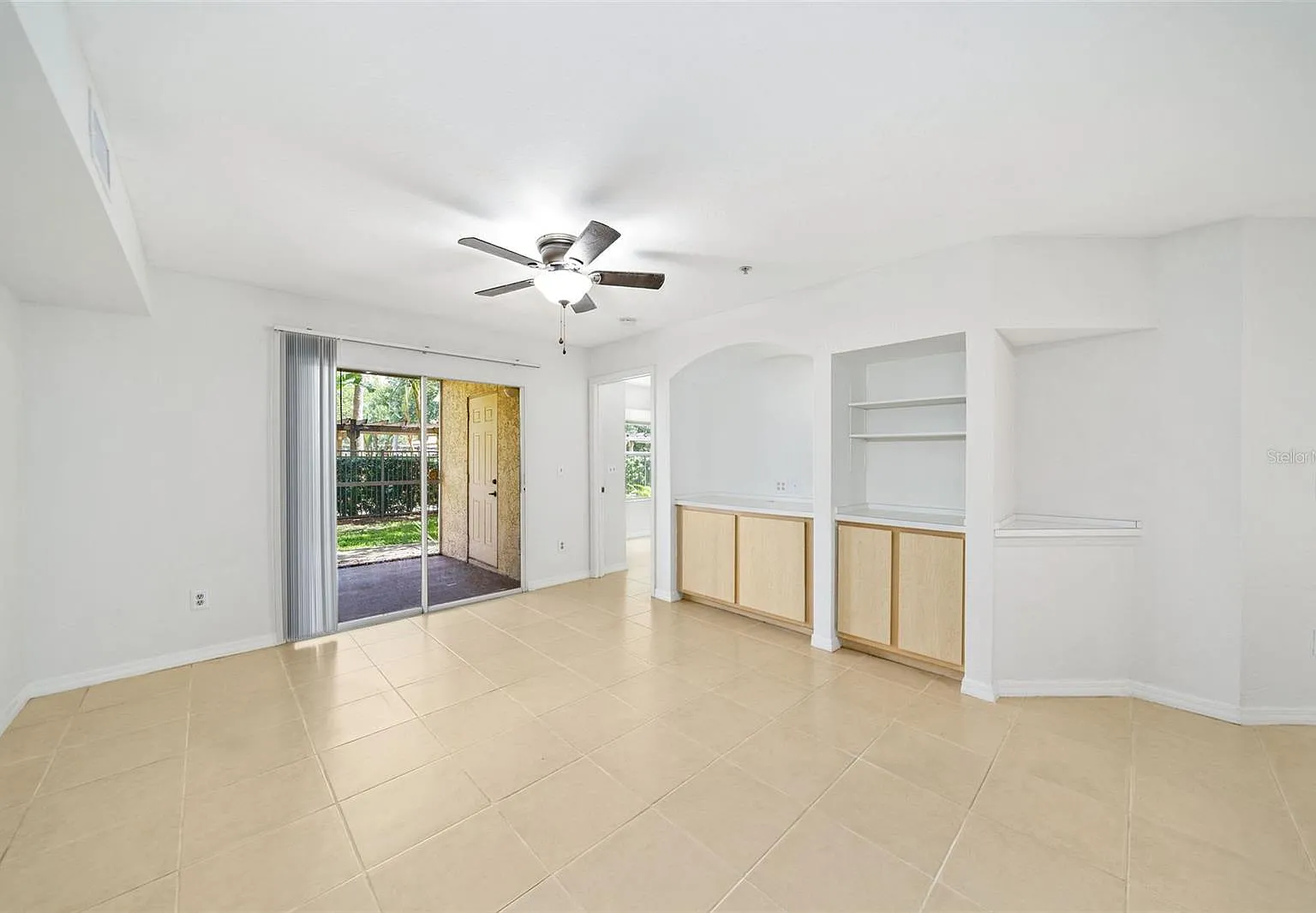 Camargo Way 823 - 104 — Photo 3