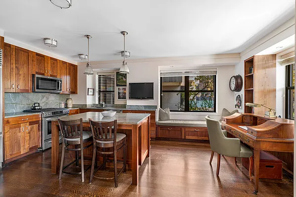 Sold by Compass | media 10