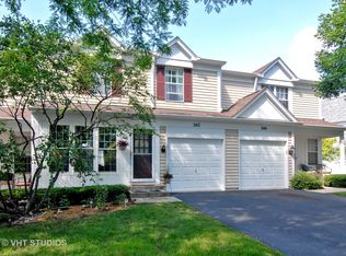 242 Half Moon Cir, Aurora, IL 60504