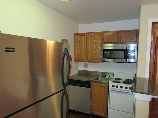 5th image of 1474 Neil Ave APT H
