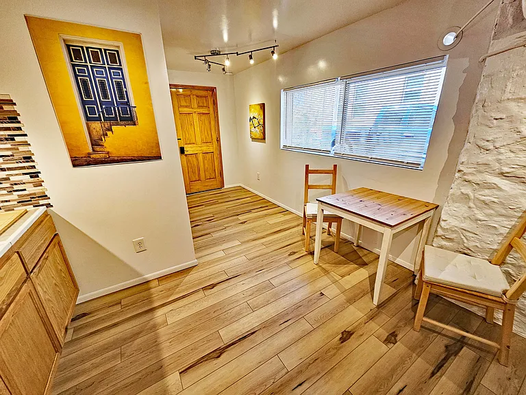 MAIN LIVING AREA