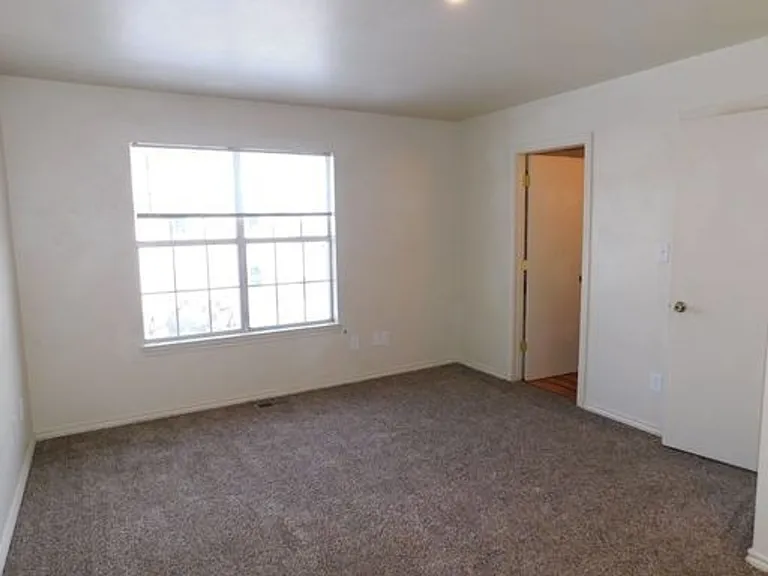 2426 Allegheny Dr — Photo 8