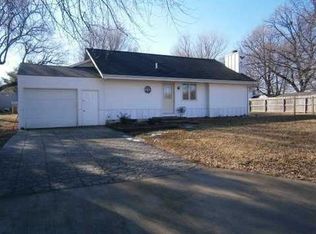5758 NW 55th Ave, Johnston, IA 50131