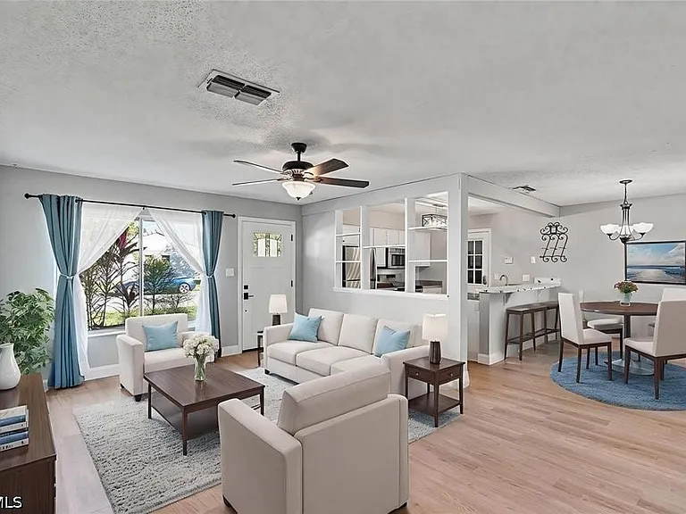 5556 Memorial Dr — Photo 3