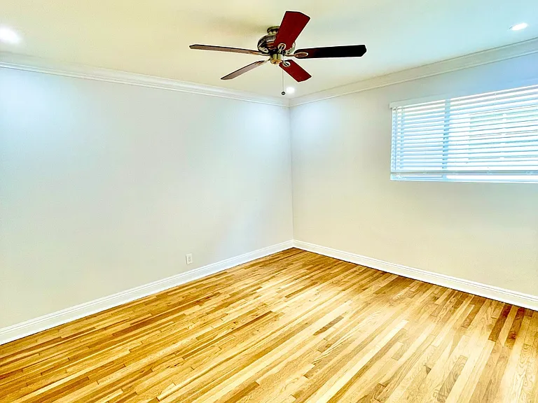 3178 S Barrington Ave #103 — Photo 11