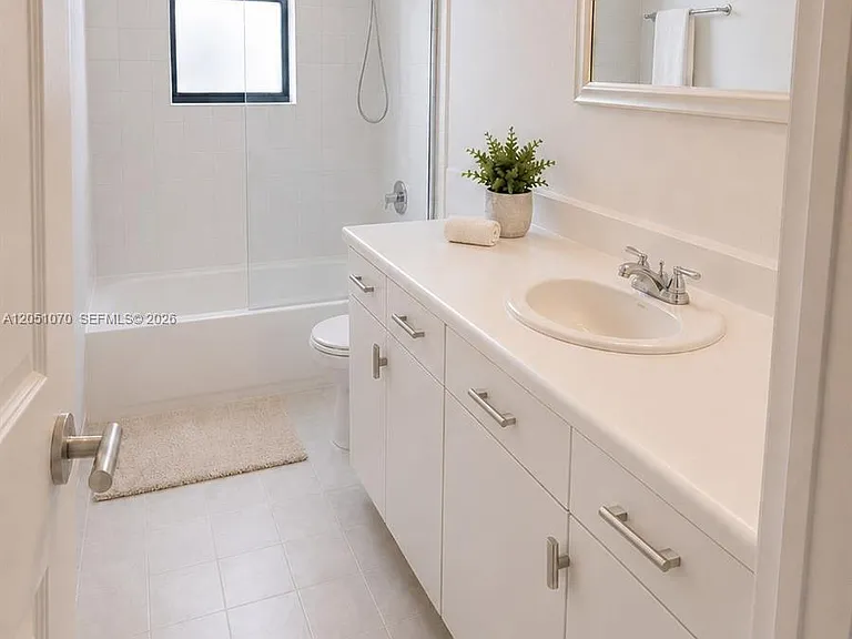 500 NE 2nd St #221 — Photo 5