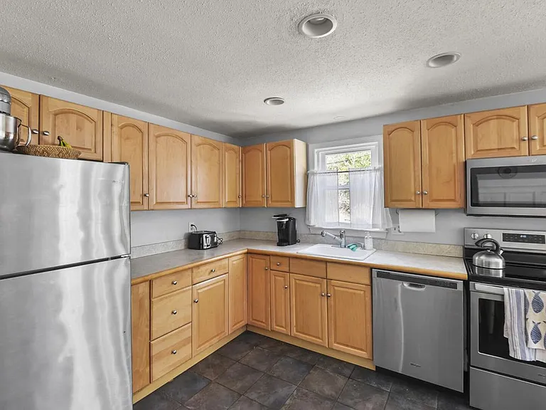 583 N Falmouth Hwy — Photo 11