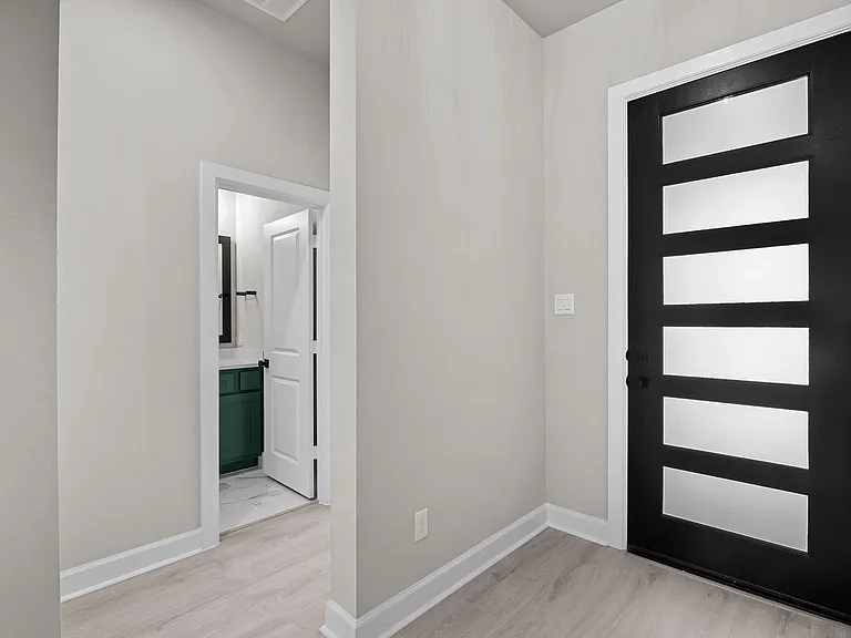 139 Amaranth Way — Photo 4