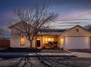 1922 Weston Loop, Kerrville, TX 78028