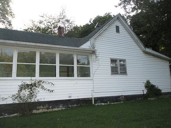 5th image of 205 N Elizabeht St