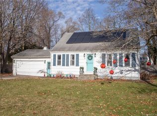 19 W King St, Old Saybrook, CT 06475