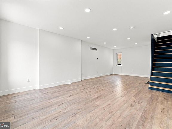 2nd image of 2021 E Sergeant St