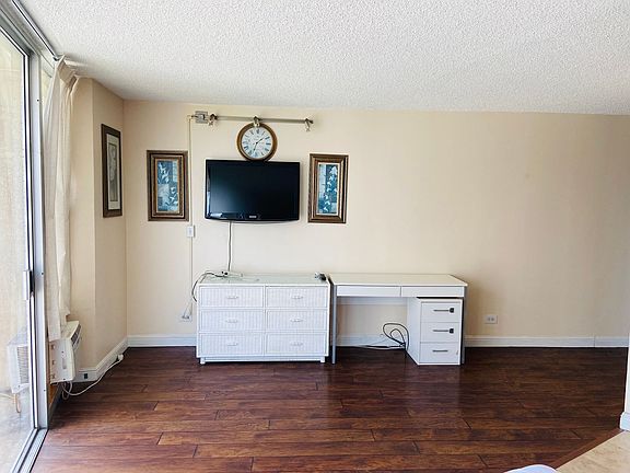 5th image of 750 Amana St APT 1408