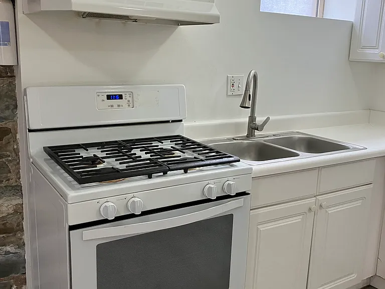 5752 Ellsworth Ave #11-C — Photo 8